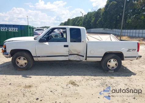 1998 Chevrolet K1500 Fleetside z USA, uszkodzony, nr VIN 1GCEK19R1WR103438